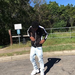 Meet your Posher, Deandre